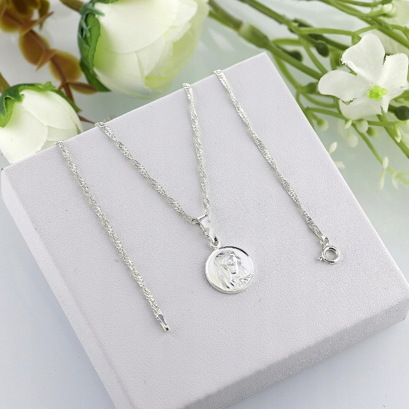Srebrny damski łańcuszek Singapur z medalikiem Matki Boskiej próby 925