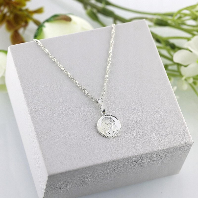 Srebrny damski łańcuszek Singapur z medalikiem Matki Boskiej próby 925