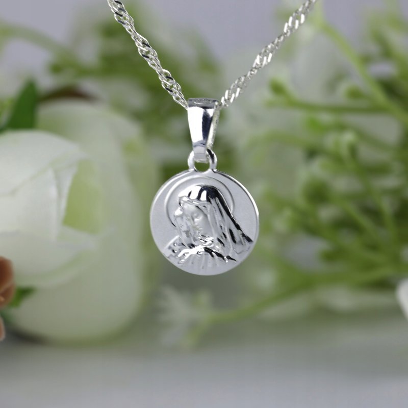 Srebrny damski łańcuszek Singapur z medalikiem Matki Boskiej próby 925