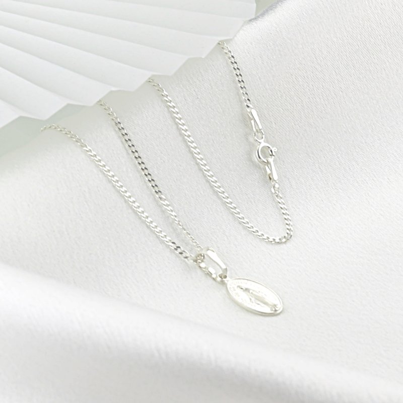 Srebrny łańcuszek z medalikiem Cudownym idealny zestaw na pierwszą Komunię Świętą