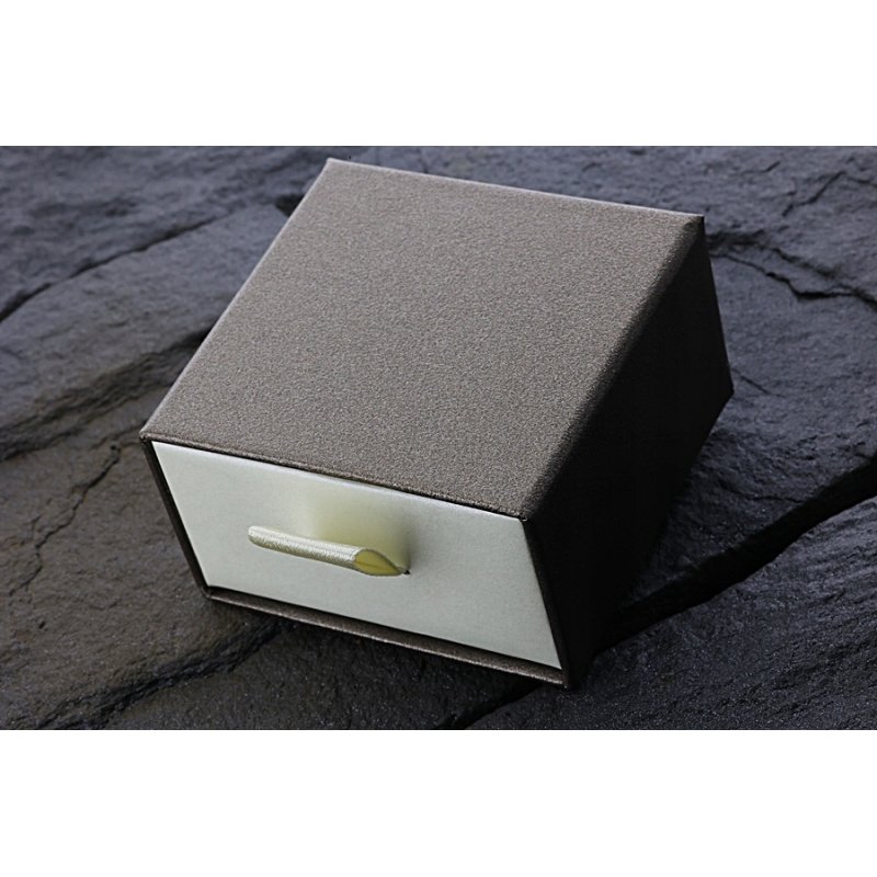 Naszyjnik damski celebrytka z cyrkonią srebro próby 925